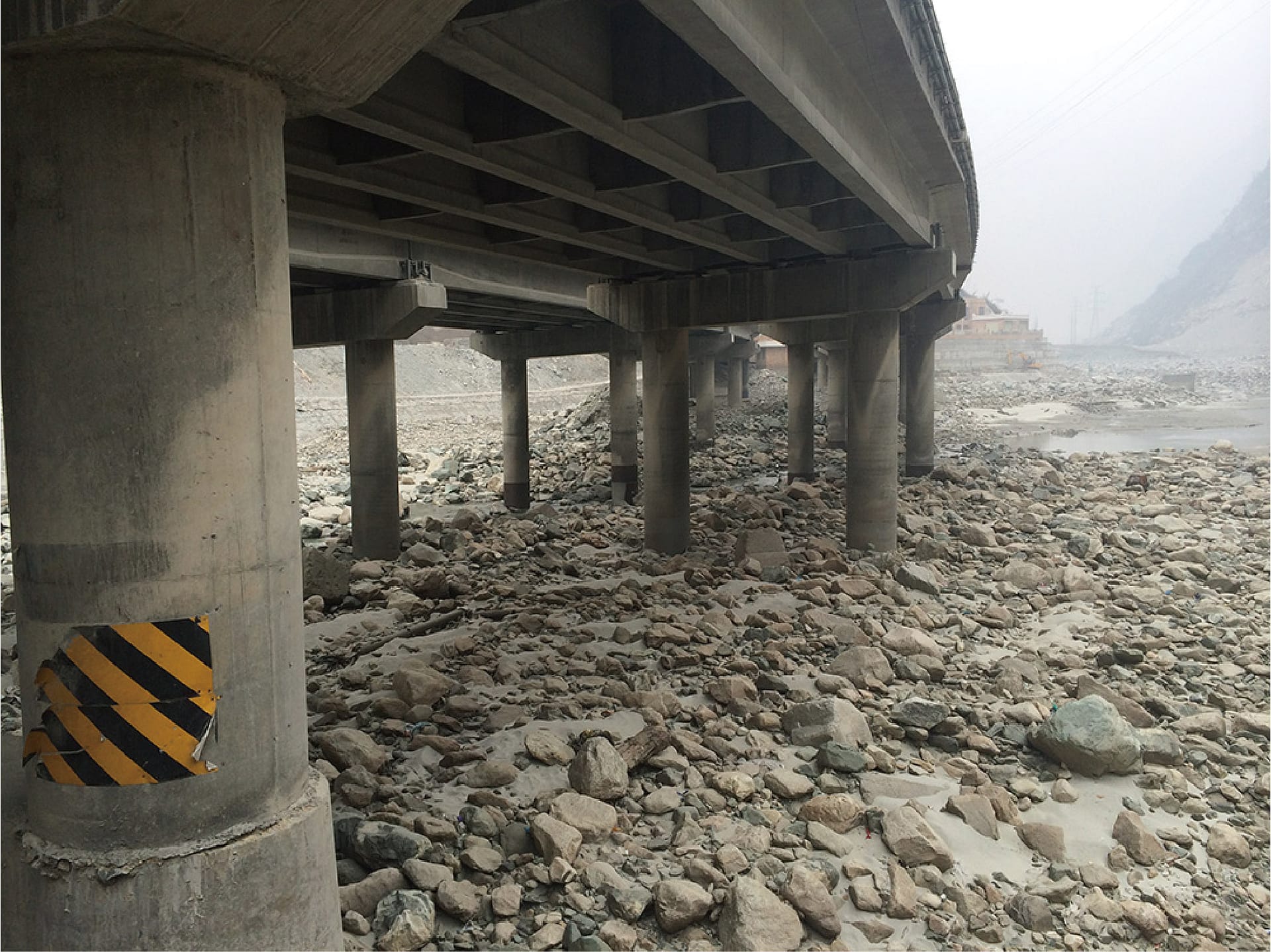 中国都汶高速公路都汶高速公路桥墩防撞保护